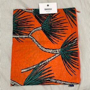 NWT Baggu Large Flat Zip Pouch - Dragon tree
